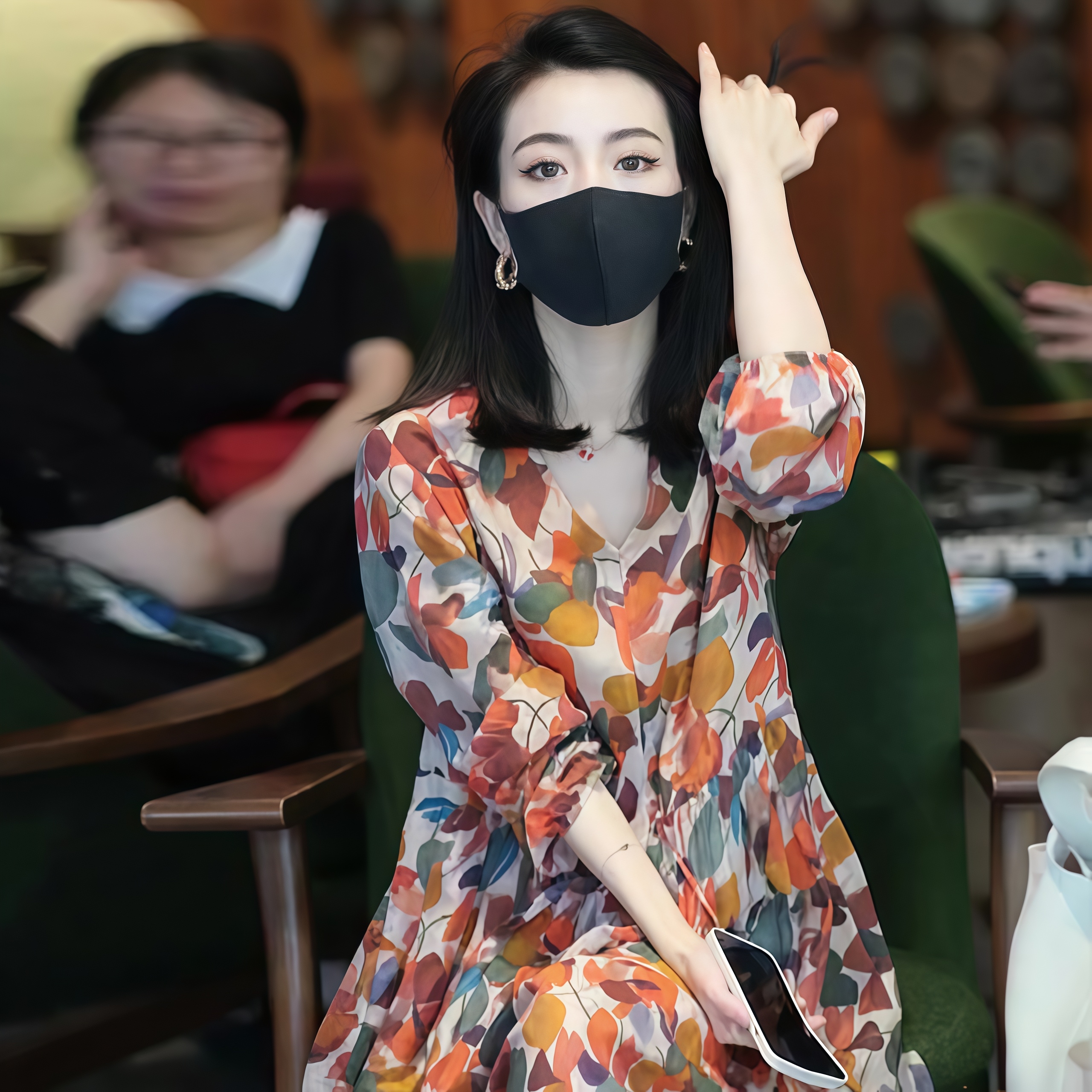 長袖碎花連衣裙